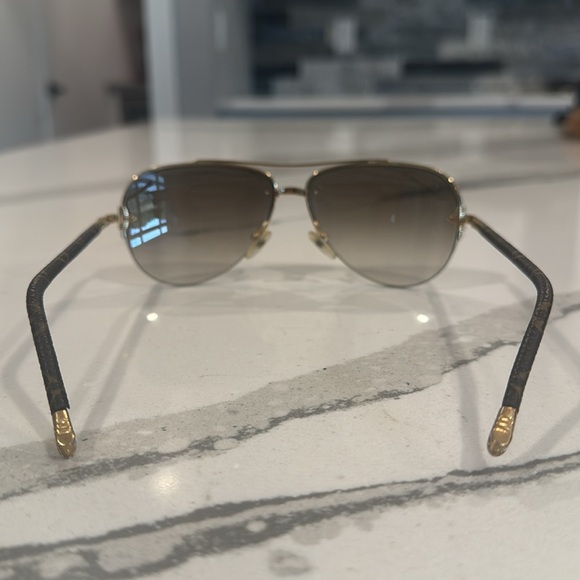 Louis Vuitton sunglasses - Picture 3 of 15
